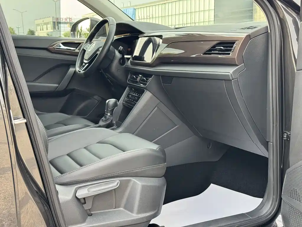 Volkswagen Tharu — миниатюра 7
