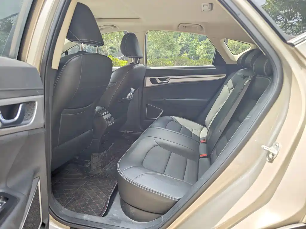Geely Emgrand GS — миниатюра 8