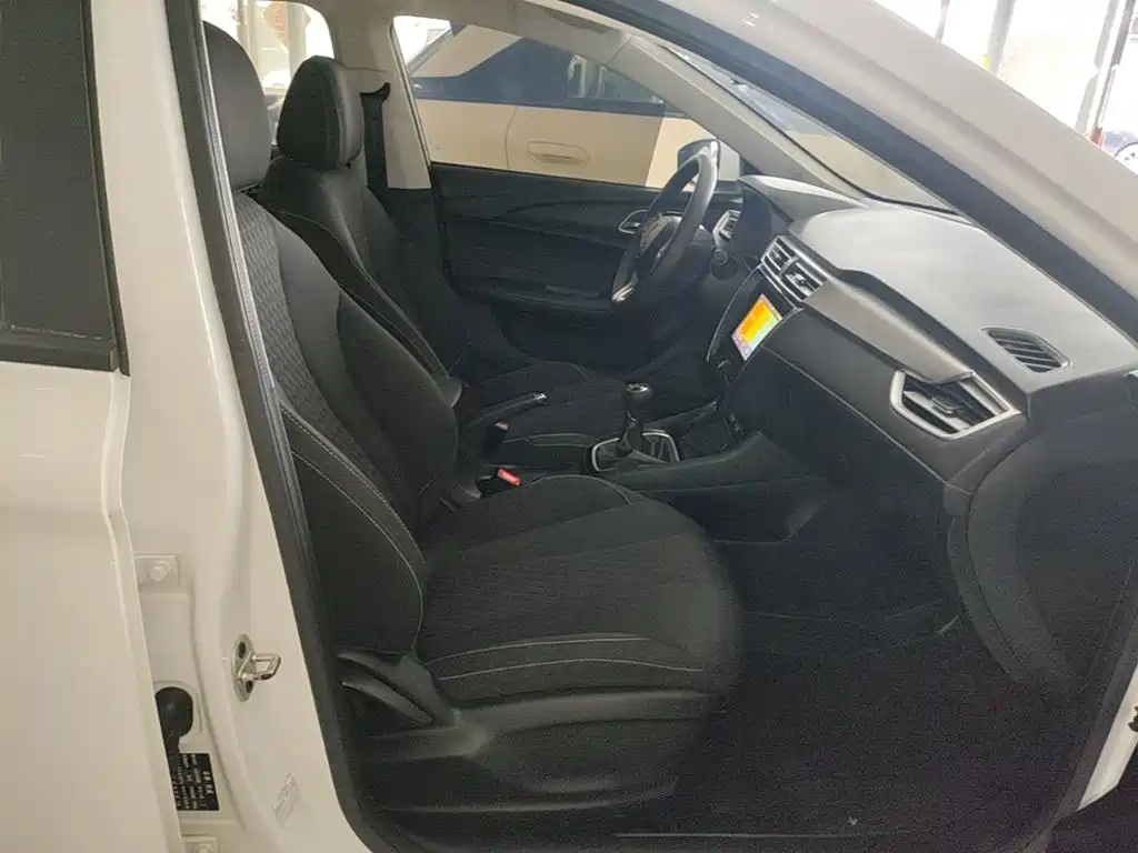 Roewe i5 — миниатюра 25