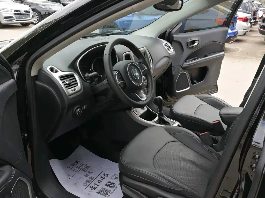 Jeep Compass — миниатюра 8