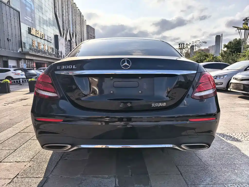 Mercedes-Benz E-Class — миниатюра 15