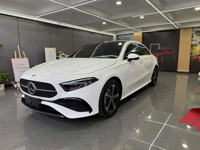 MERCEDES-BENZ  A CLASS 2023