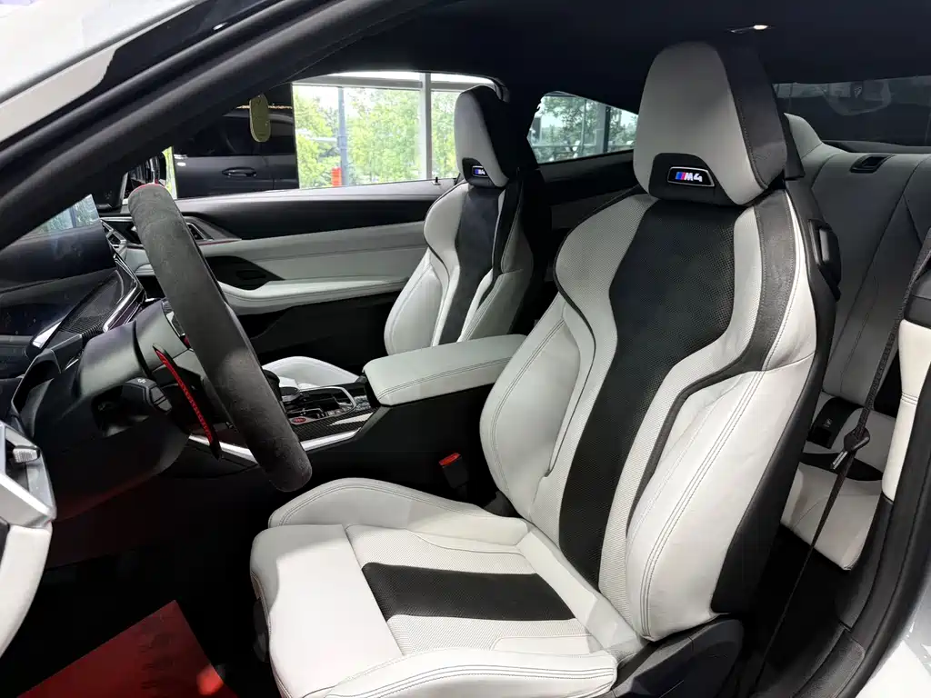 BMW M4 2024 M4