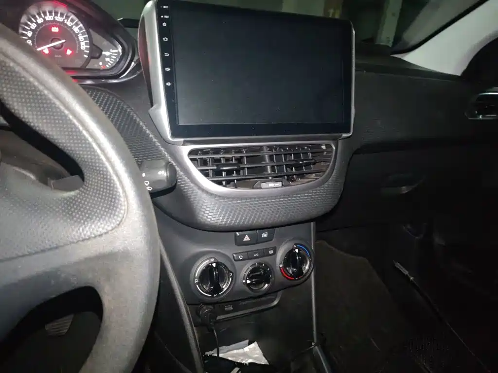 Peugeot 2008 — миниатюра 14