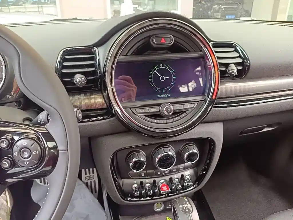 MINI Mini Clubman — миниатюра 13