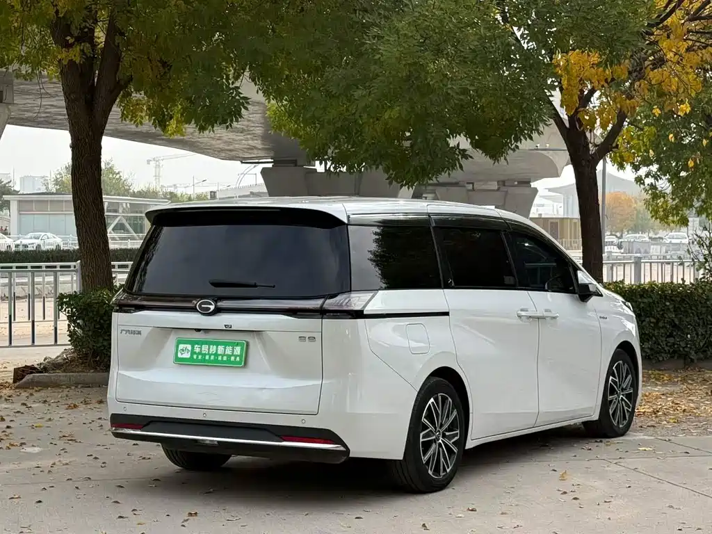 GAC Motor Trumpchi E8 PHEV — миниатюра 4