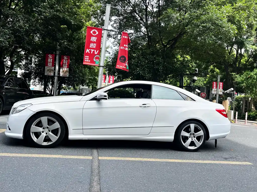 Mercedes-Benz E-Class E 2012 E 200 CGI Coupe
