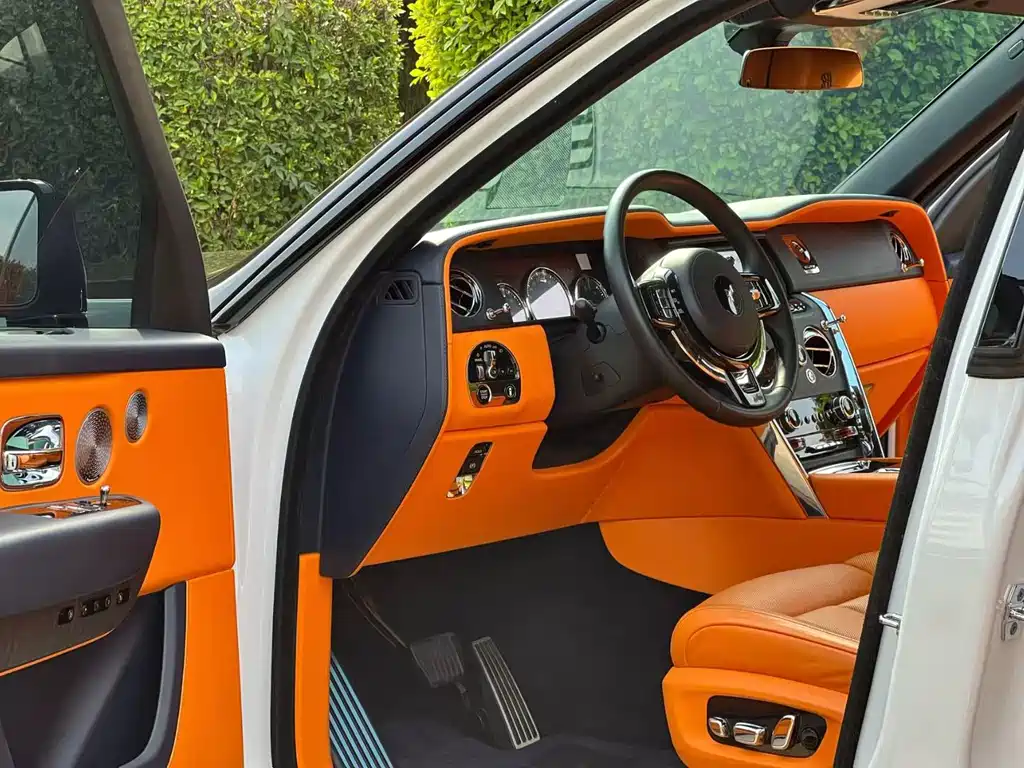 Rolls-Royce Cullinan 2018 мест