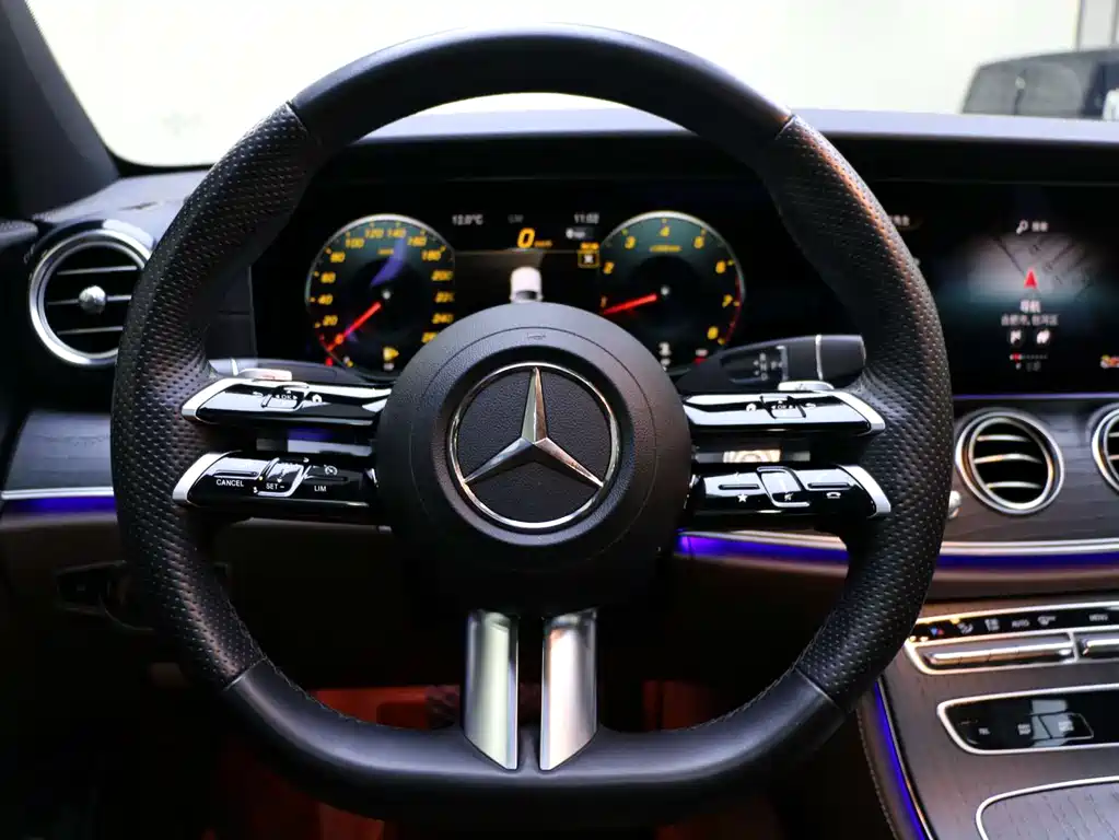 MERCEDES-BENZ E CLASS