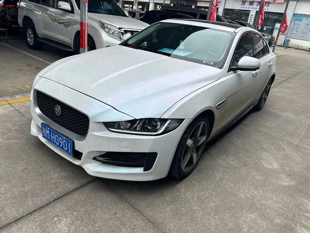 Jaguar XE 2017