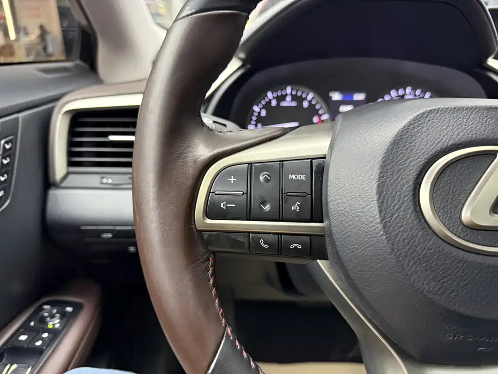Lexus RX — миниатюра 10