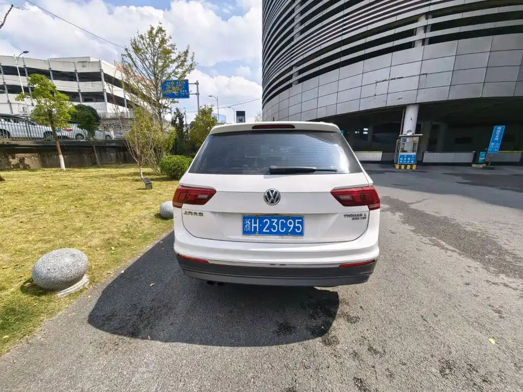 Volkswagen Tiguan L — миниатюра 6