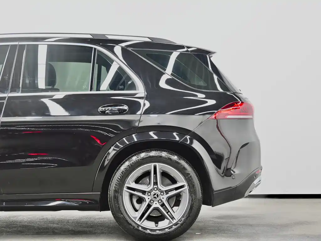 Mercedes-Benz GLE (Import) — миниатюра 20