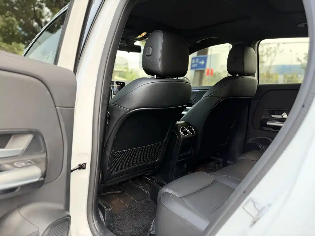 Mercedes-Benz GLA — миниатюра 9