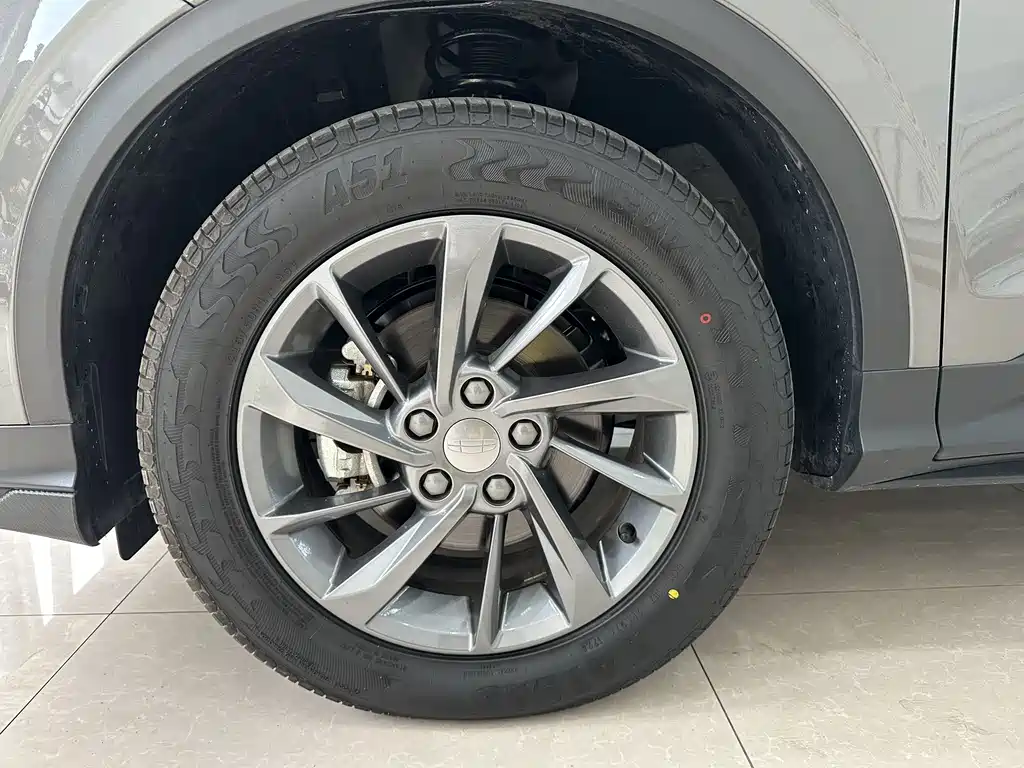 Geely Binyue — миниатюра 27