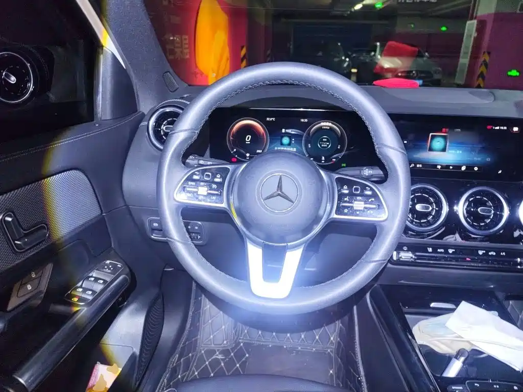 Mercedes-Benz GLA — миниатюра 7