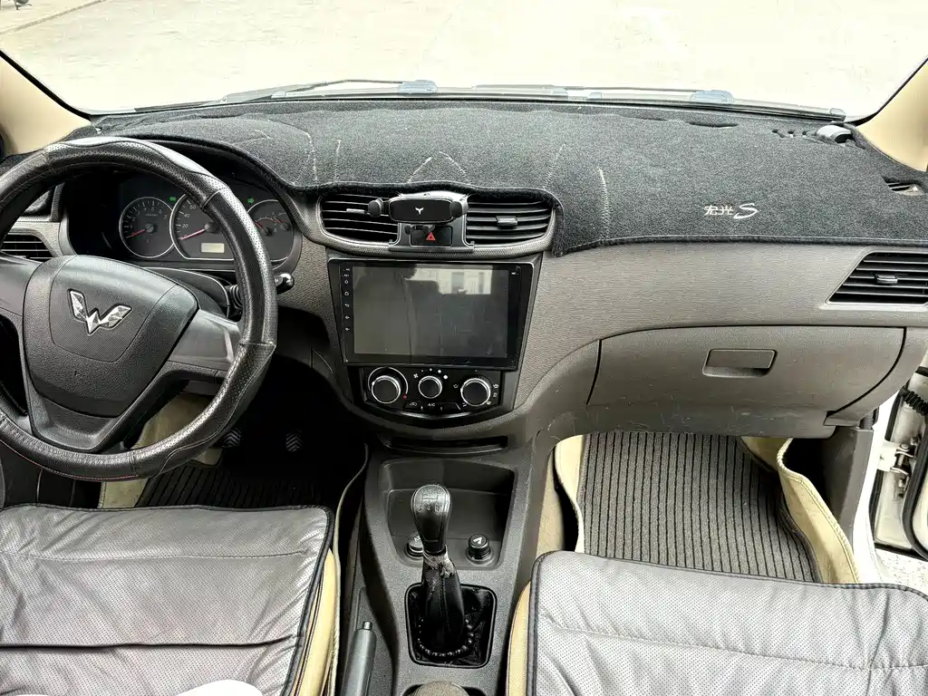 Wuling Hongguang — миниатюра 9
