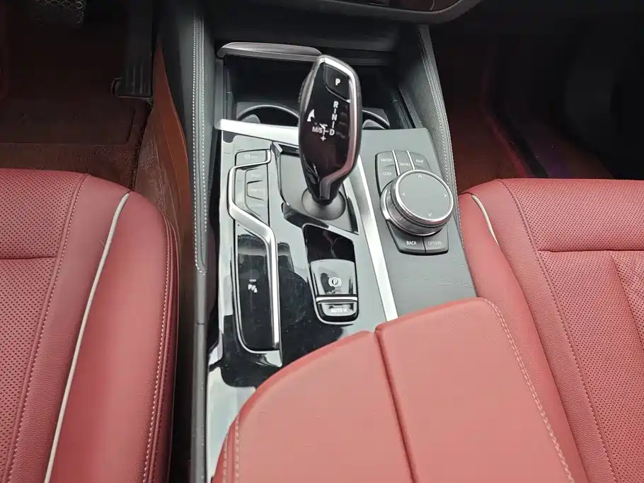BMW 5 Series — миниатюра 16