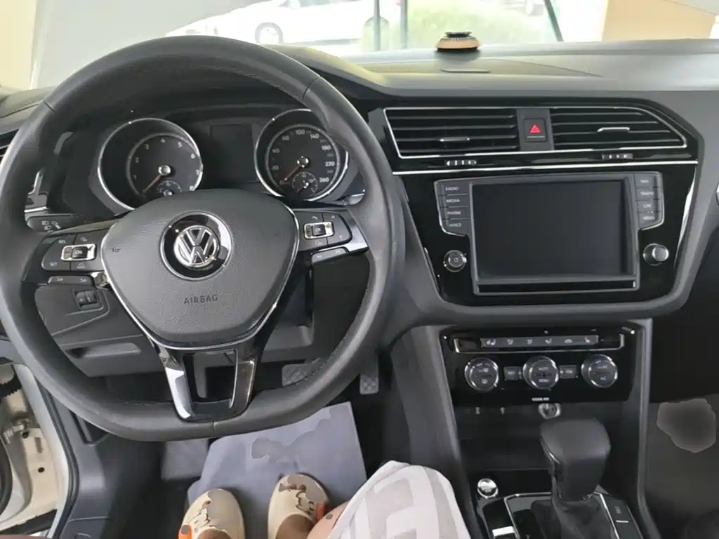 Volkswagen Tiguan L — миниатюра 10