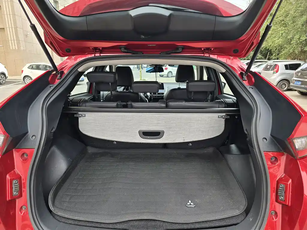 Mitsubishi Eclipse Cross — миниатюра 7