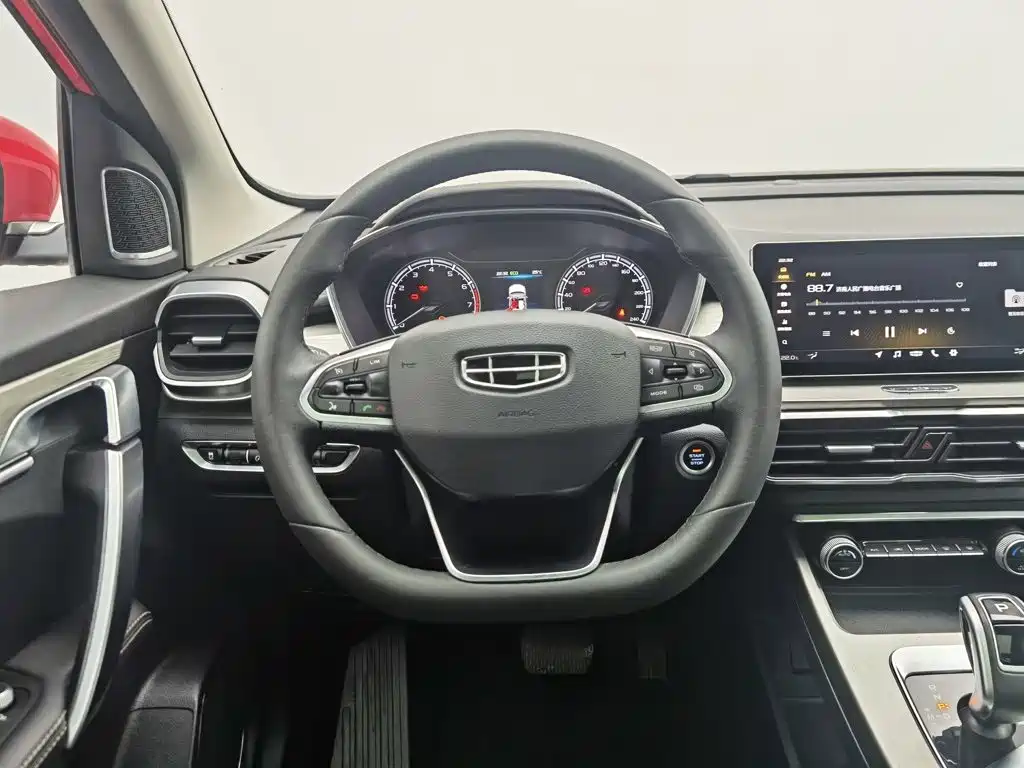 Geely Binyue — миниатюра 11