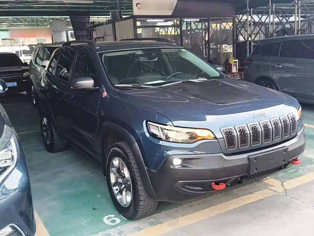 Jeep Cherokee — миниатюра 4
