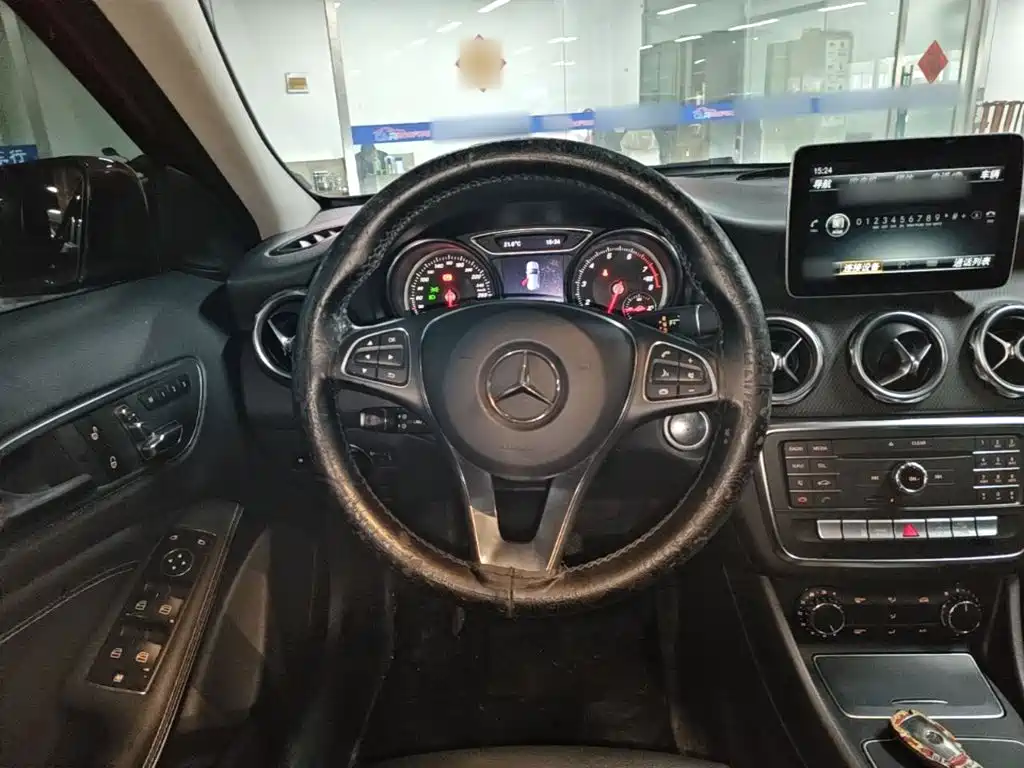 Mercedes-Benz GLA — миниатюра 11