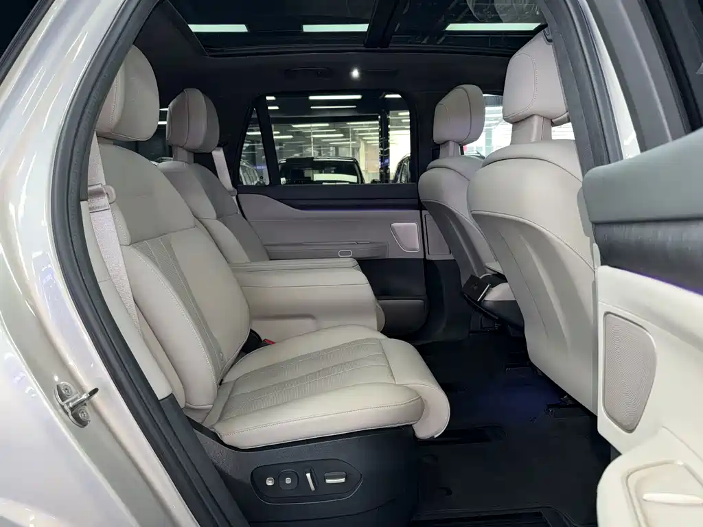 NIO ES8 — миниатюра 12