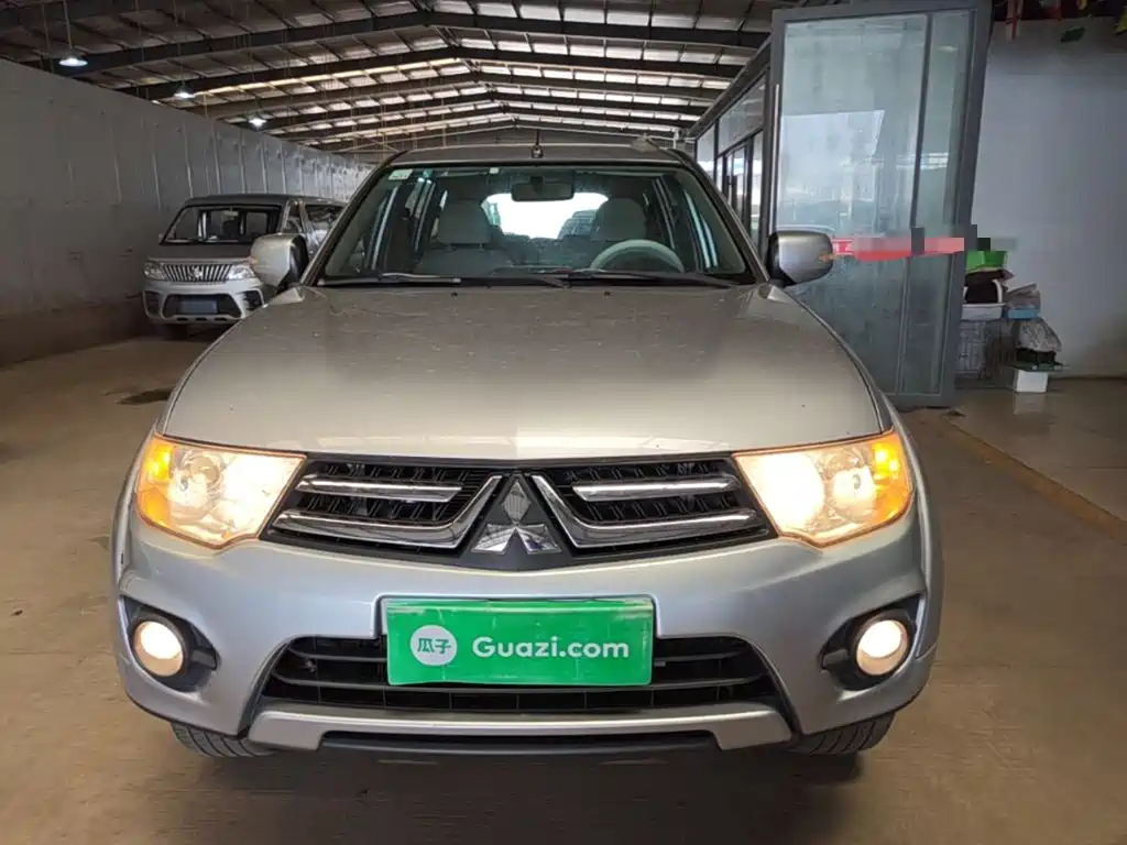 Mitsubishi Pajero Sport — миниатюра 3
