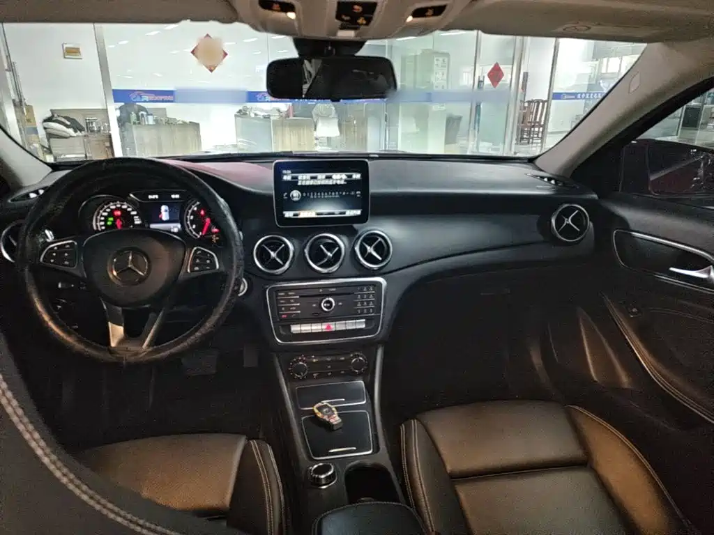 Mercedes-Benz GLA — миниатюра 10