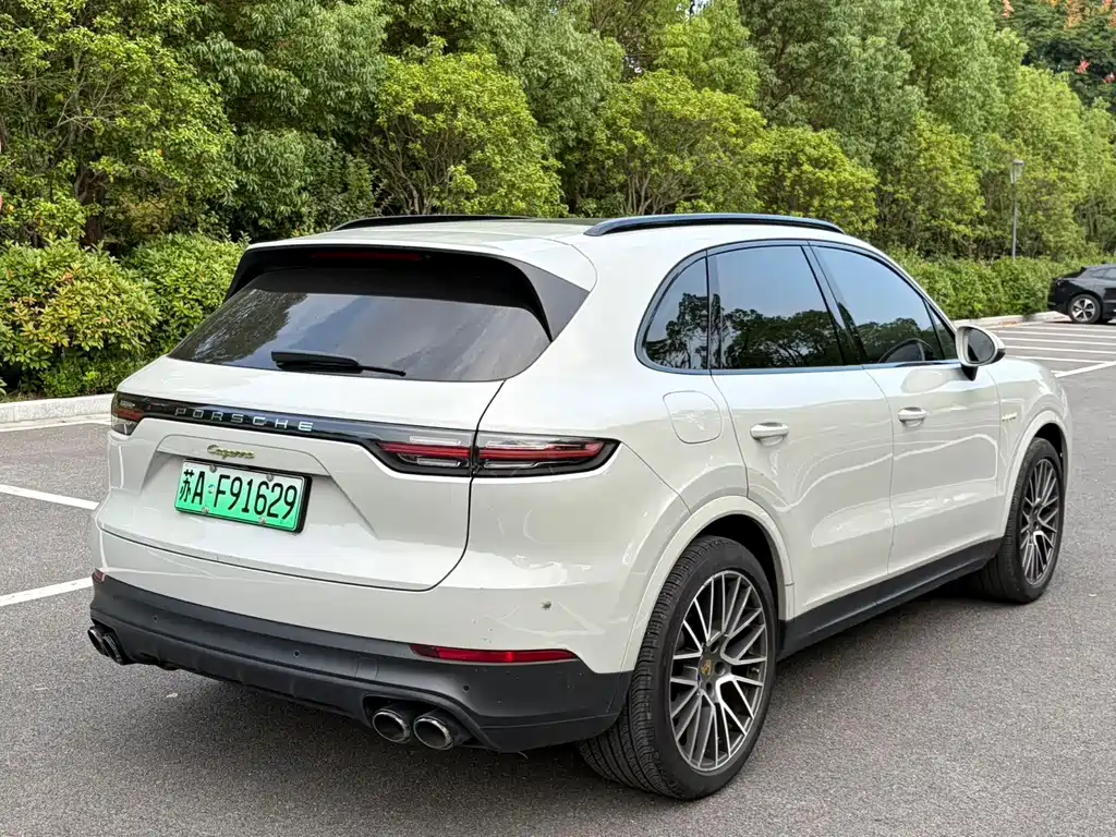 Porsche Cayenne Hybrid — миниатюра 21
