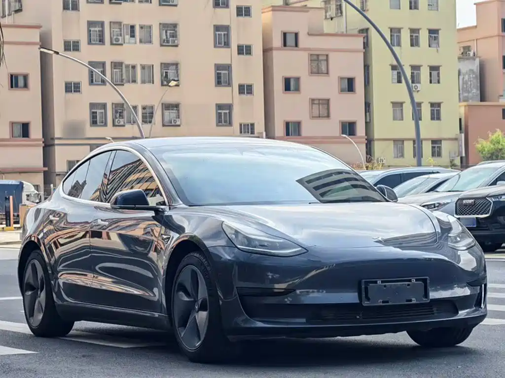 Tesla Model 3 — миниатюра 25