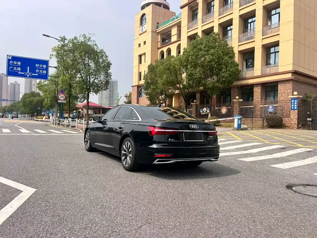 Audi A6L — миниатюра 7