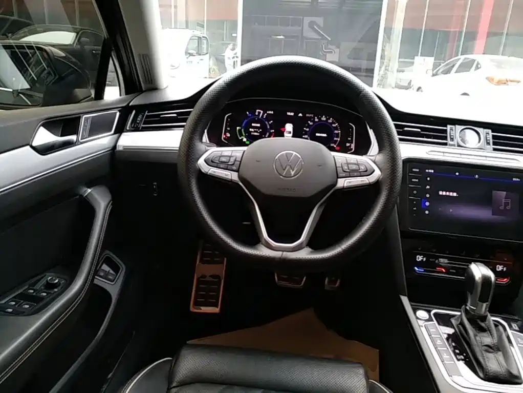 Volkswagen Magotan PHEV — миниатюра 11
