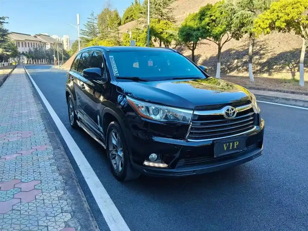 Toyota Highlander 2017 2.0T Luxury 7 мест