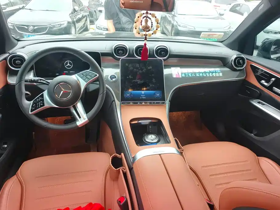 Mercedes-Benz GLC — миниатюра 12