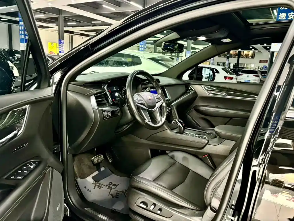 Cadillac XT5 — миниатюра 5