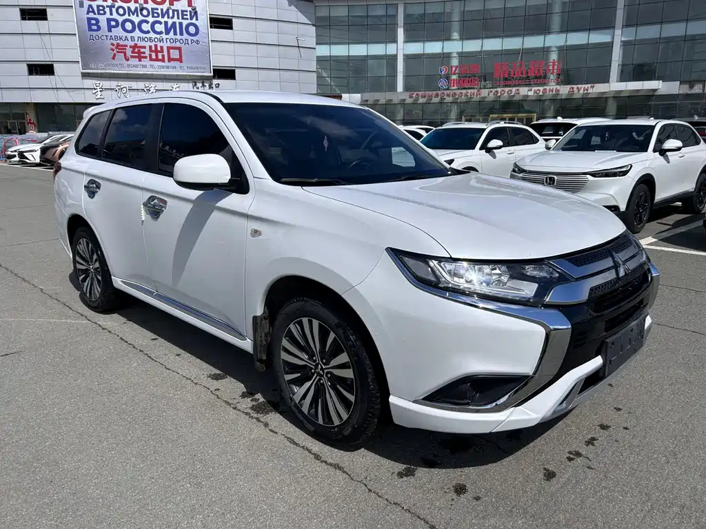 Mitsubishi Outlander — миниатюра 3