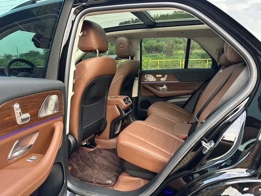 Mercedes-Benz GLE (Import) — миниатюра 9