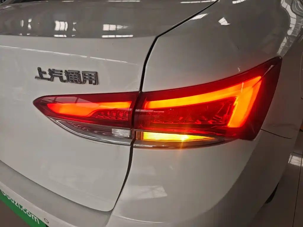 Buick Excelle — миниатюра 8