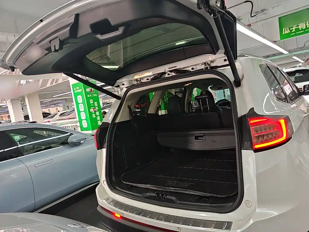 Ford Edge — миниатюра 19