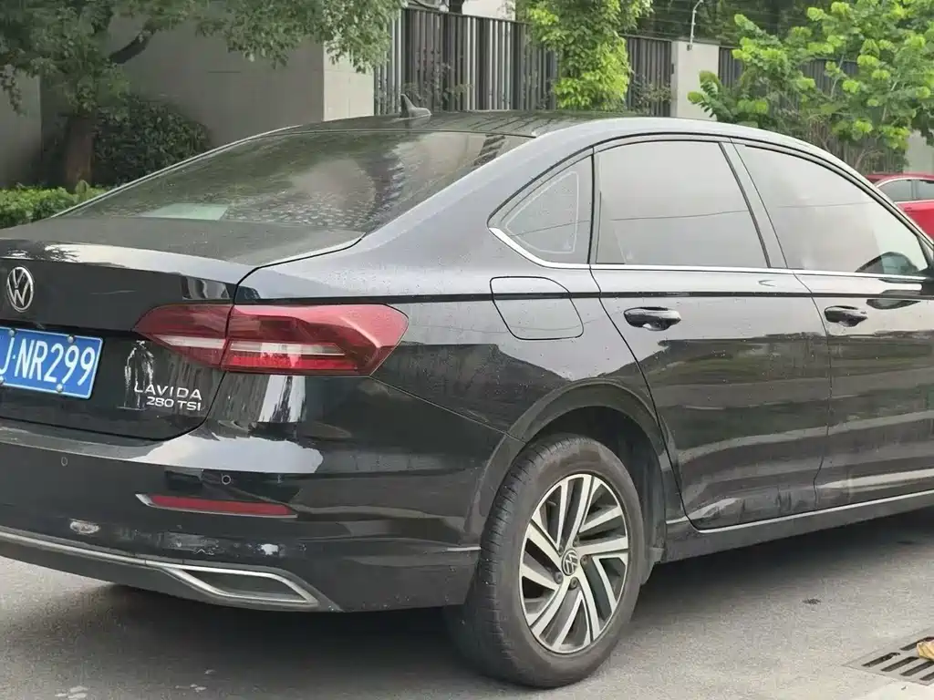 Volkswagen Lavida — миниатюра 5