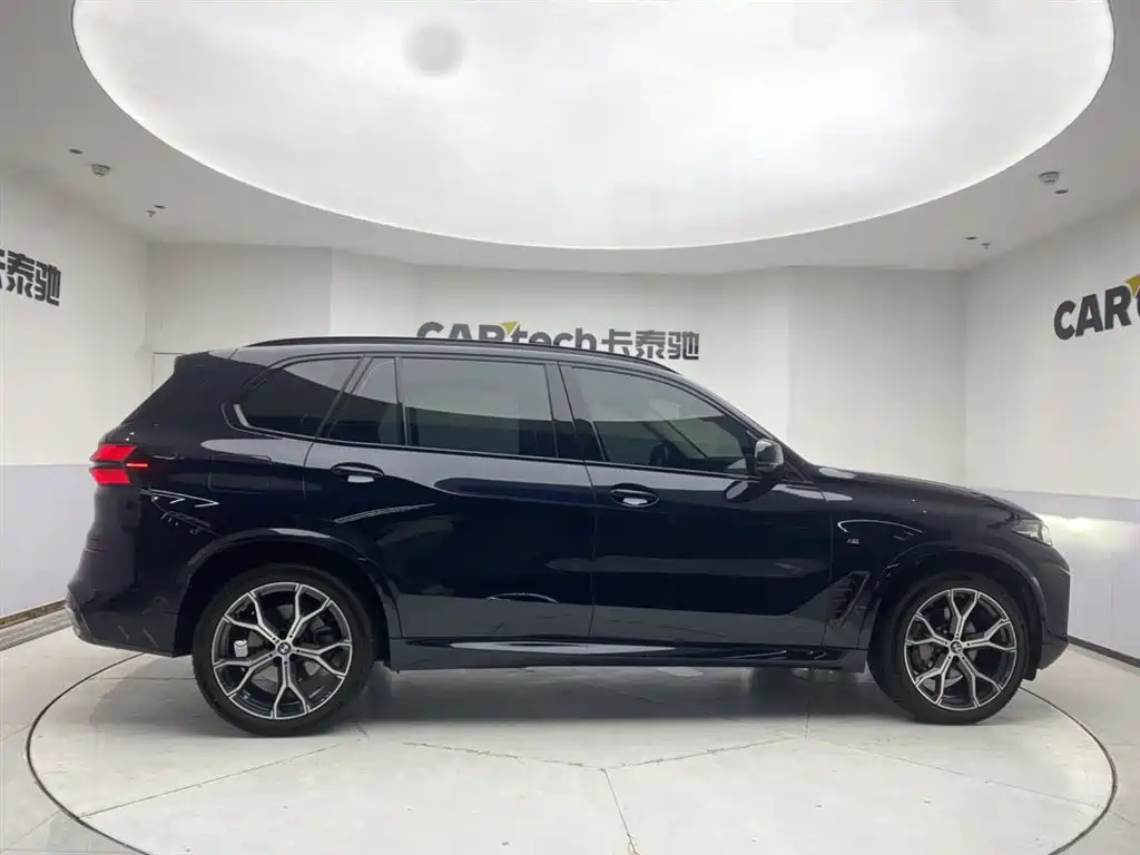BMW X5 2023 xDrive 30Li Premium M Sport