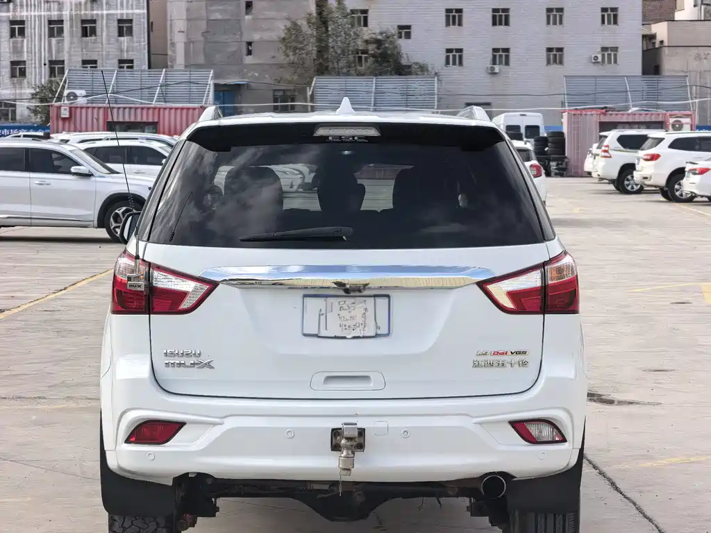 Isuzu MU-X — миниатюра 7