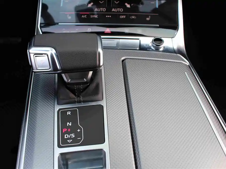 Audi A7L — миниатюра 11