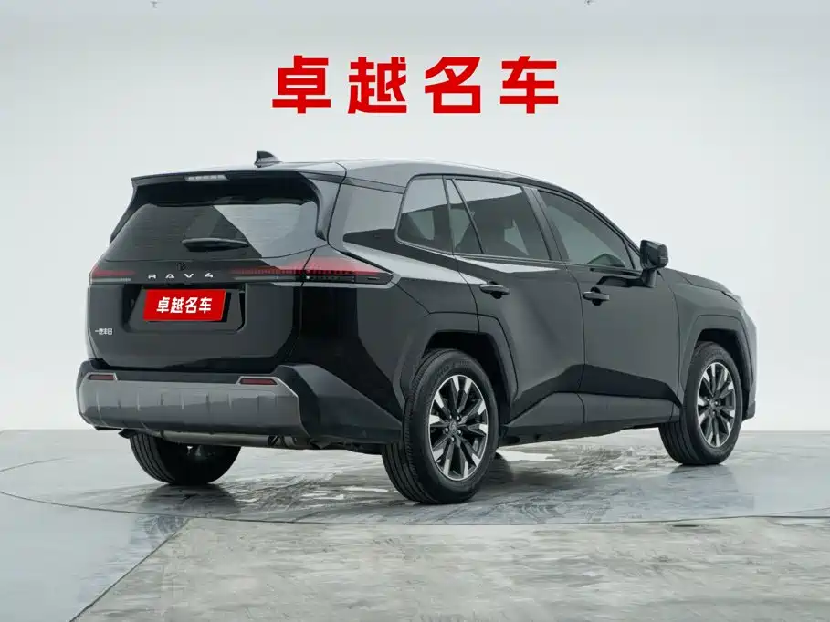 Toyota RAV4 — миниатюра 3