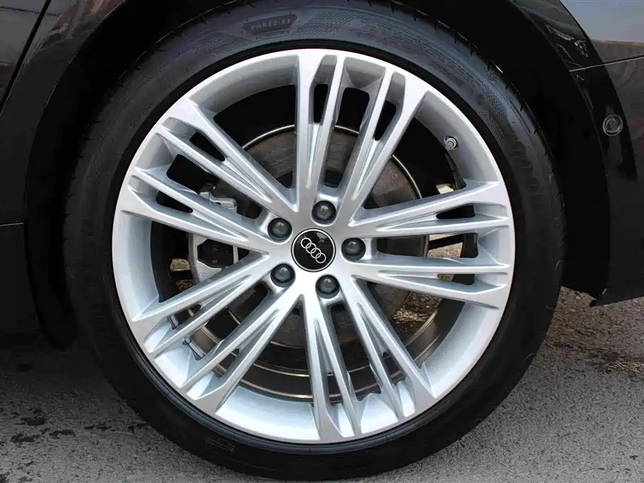 Audi A7L — миниатюра 8