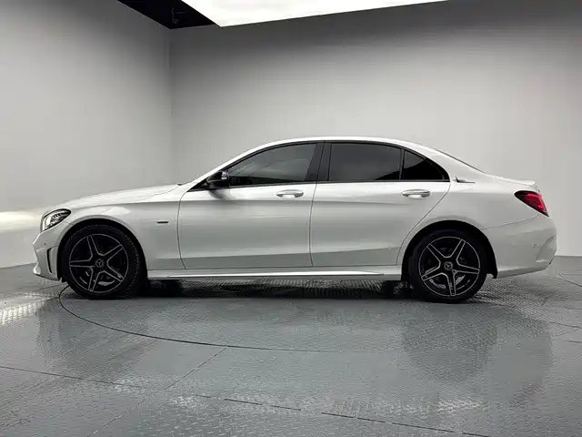 Mercedes-Benz C-Class — миниатюра 4
