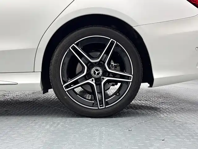 Mercedes-Benz C-Class — миниатюра 13