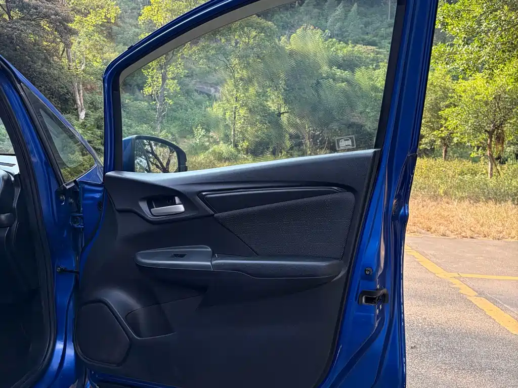 Honda Fit — миниатюра 17
